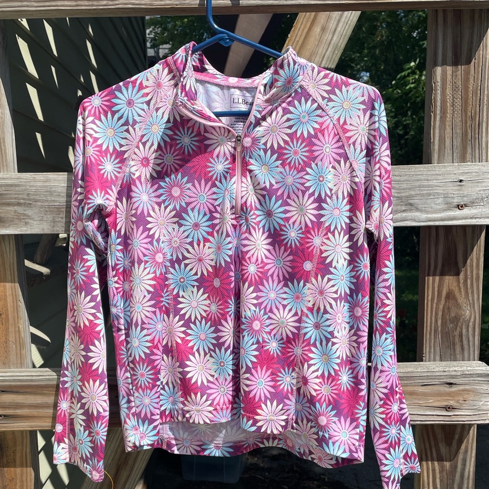 L.L Bean top